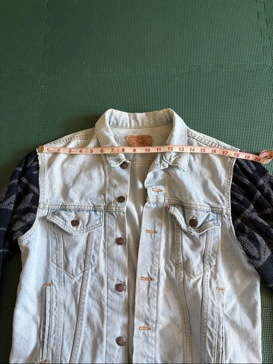 VTG RARE 90s Levi's Light Wash Denim Jacket With Aztec Knit Sleeves Size M - Picture 6 of 13